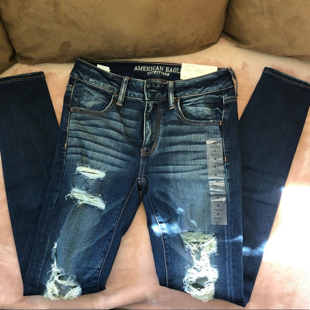 NWOT AMERICAN EAGLE: Size4 Distressed Skinny Jeans